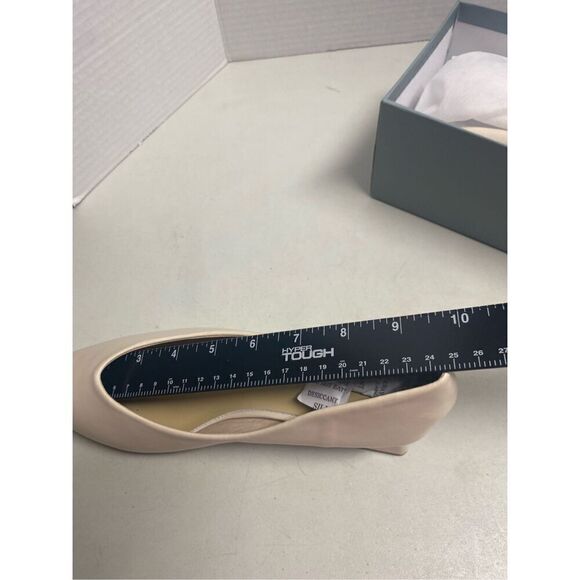 C.PARAVANO Women’s Low Block Heel White Pumps Size EU 37 US 6.5 New With Box‎ - Picture 5 of 8